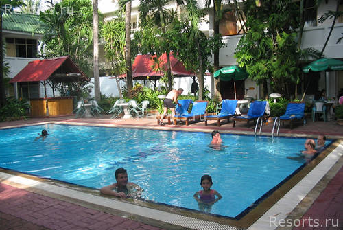 Expat Hotel 24